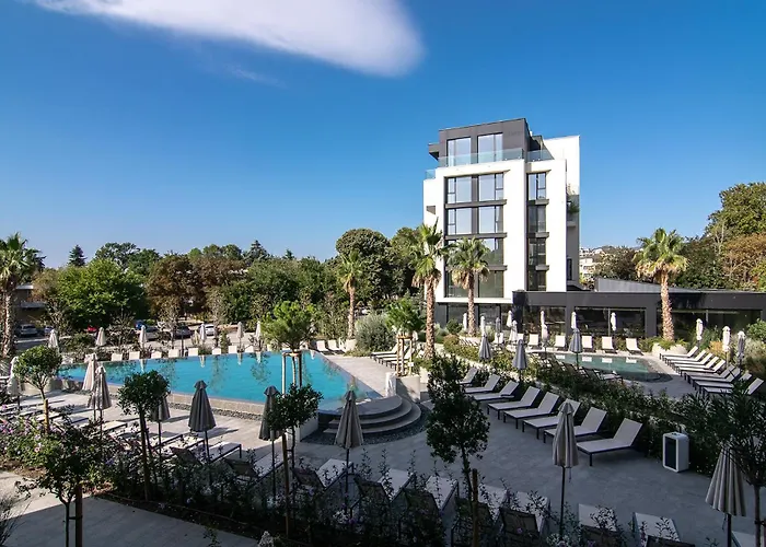 Free Parking Flats With Wifi And Pool Apartament Warna