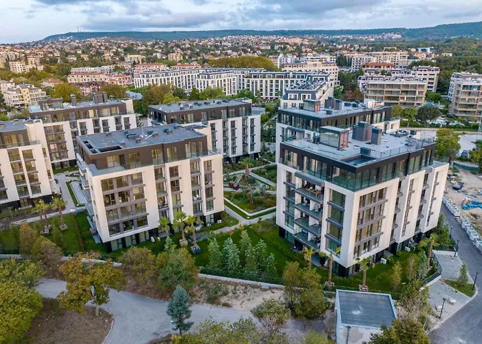 Free Parking Flats With Wifi And Pool Apartament Warna