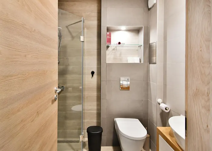 Free Parking Flats With Wifi And Pool Apartament