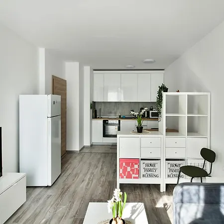 Free Parking Flats With Wifi And Pool Varna