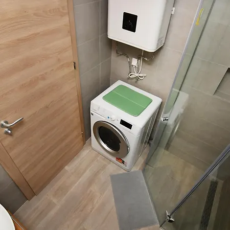 Free Parking Flats With Wifi And Pool Apartment *