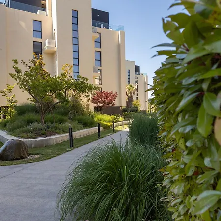 Free Parking Flats With Wifi And Pool Apartment *