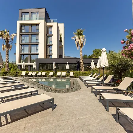 Free Parking Flats With Wifi And Pool Apartment *