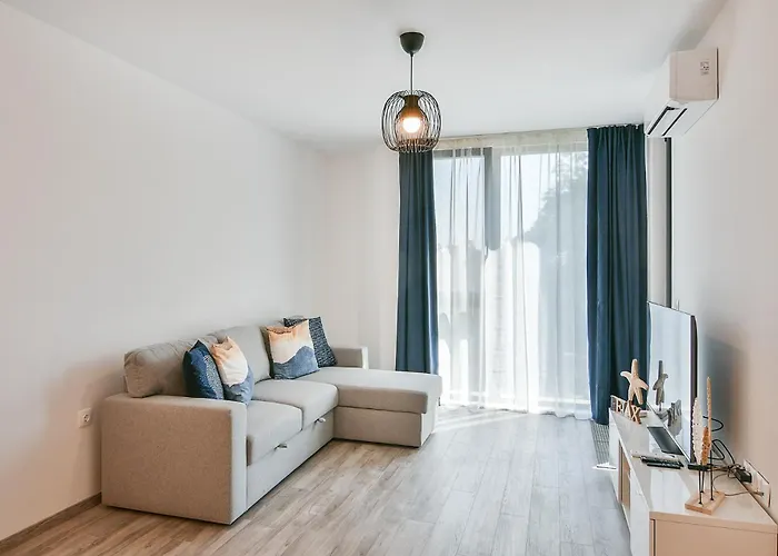 Free Parking Flats With Wifi And Pool Apartament