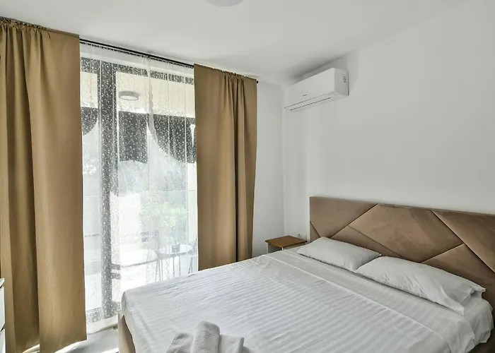 Free Parking Flats With Wifi And Pool Apartament *